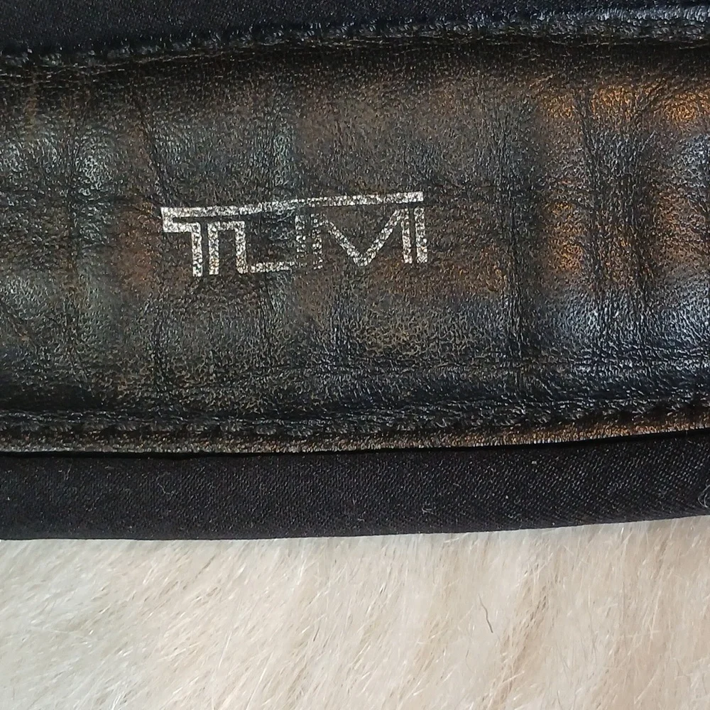 Tumi Arrive Black Messenger Bag Unisex